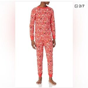 Amazon Essentials Red Star Wars Darth Vader/ Yoda Pajama Set Men’s Medium